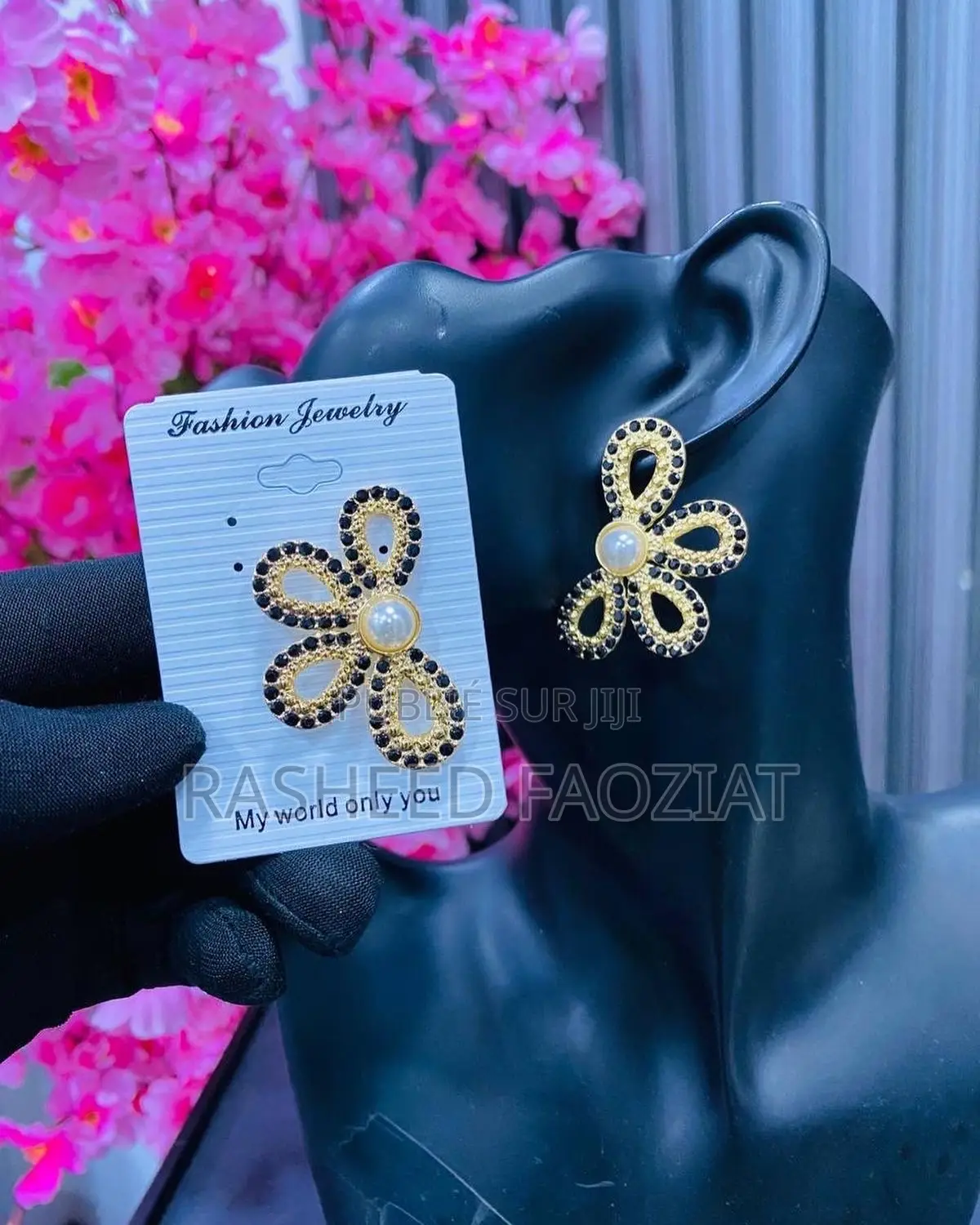 Quand Les Mots Échouent, Les Bijoux Parlent