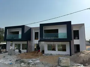 4chbre Villa dans Essan Julien, Bingerville à Vendre