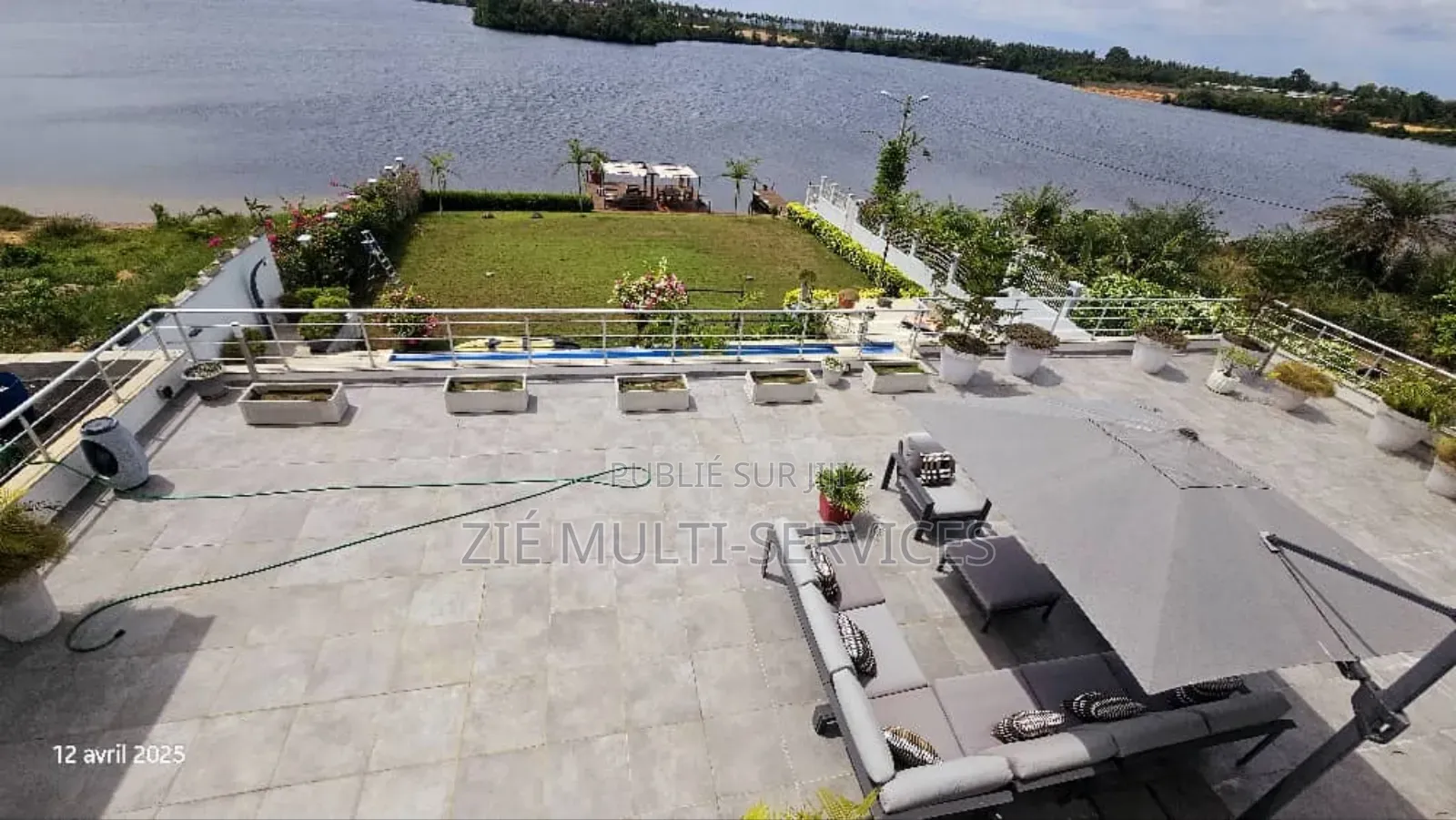 Furnished 8chbre Villa dans Zié Multi-Service, Port-Bouët à Vendre