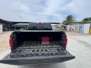 Ford F-150 Platinum 4dr SuperCrew 4WD 5.5 ft. SB (5.0L 8cyl 6A) 2015