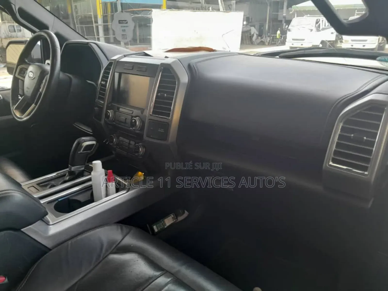 Ford F-150 Platinum 4dr SuperCrew 4WD 5.5 ft. SB (5.0L 8cyl 6A) 2015