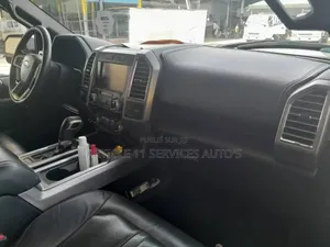 Ford F-150 Platinum 4dr SuperCrew 4WD 5.5 ft. SB (5.0L 8cyl 6A) 2015