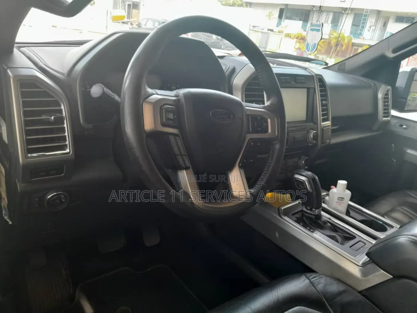 Ford F-150 Platinum 4dr SuperCrew 4WD 5.5 ft. SB (5.0L 8cyl 6A) 2015