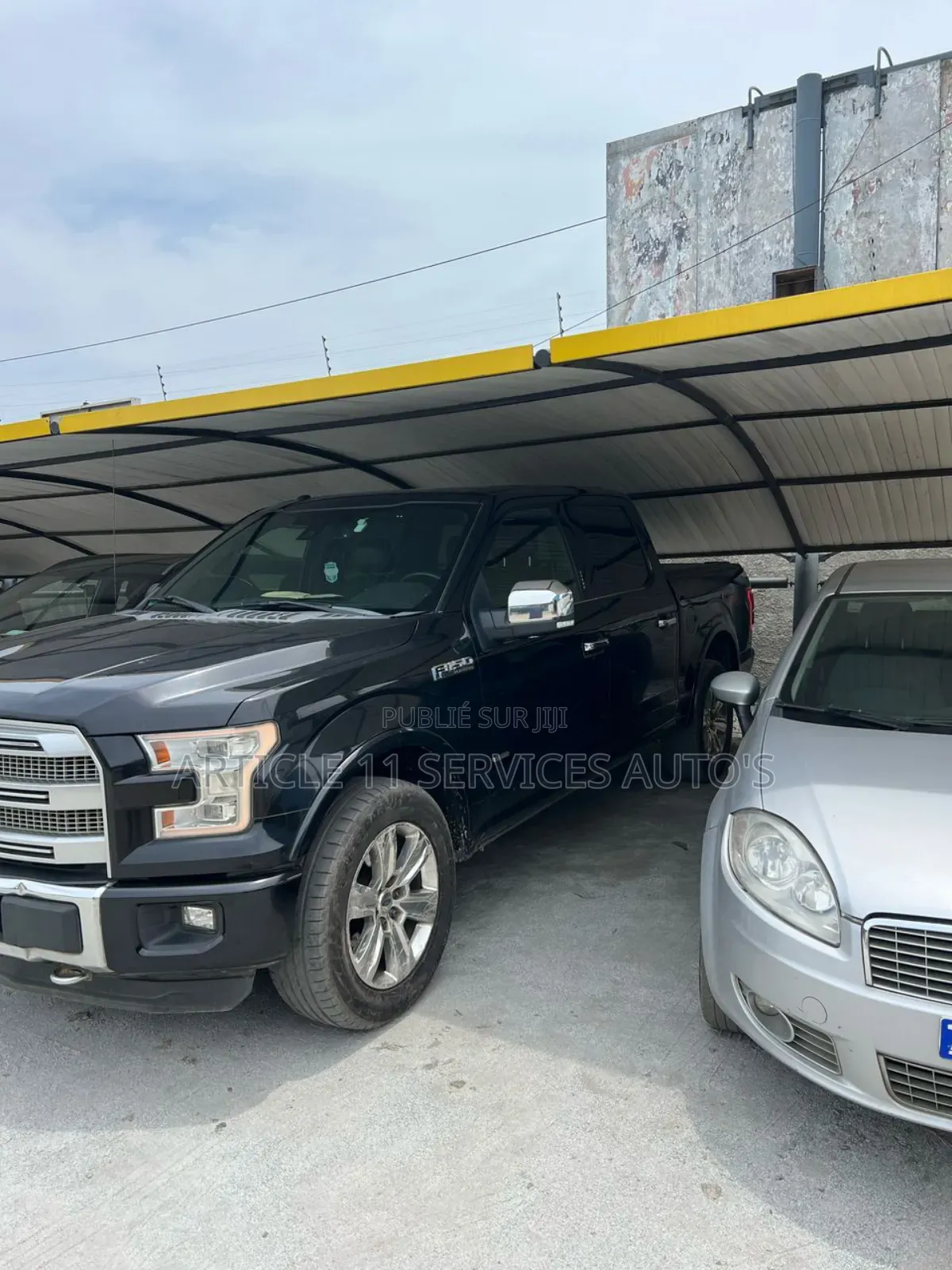 Ford F-150 Platinum 4dr SuperCrew 4WD 5.5 ft. SB (5.0L 8cyl 6A) 2015