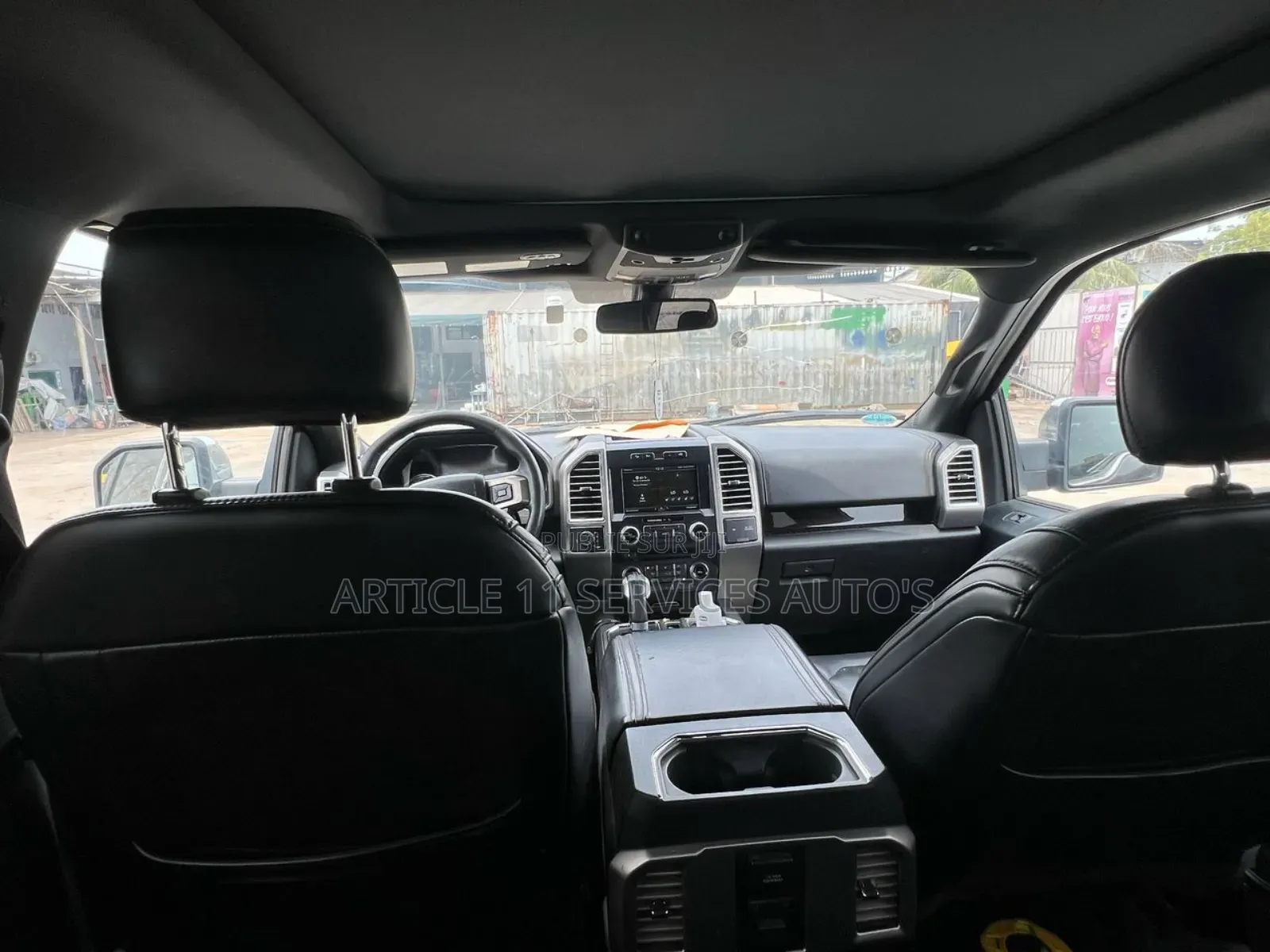 Ford F-150 Platinum 4dr SuperCrew 4WD 5.5 ft. SB (5.0L 8cyl 6A) 2015