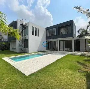 4chbre Duplex dans Villa Duplex, Cocody à Vendre