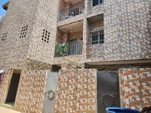 3chbre Blocs d'appartements dans Ismael Coulibaly, Cocody à Vendre