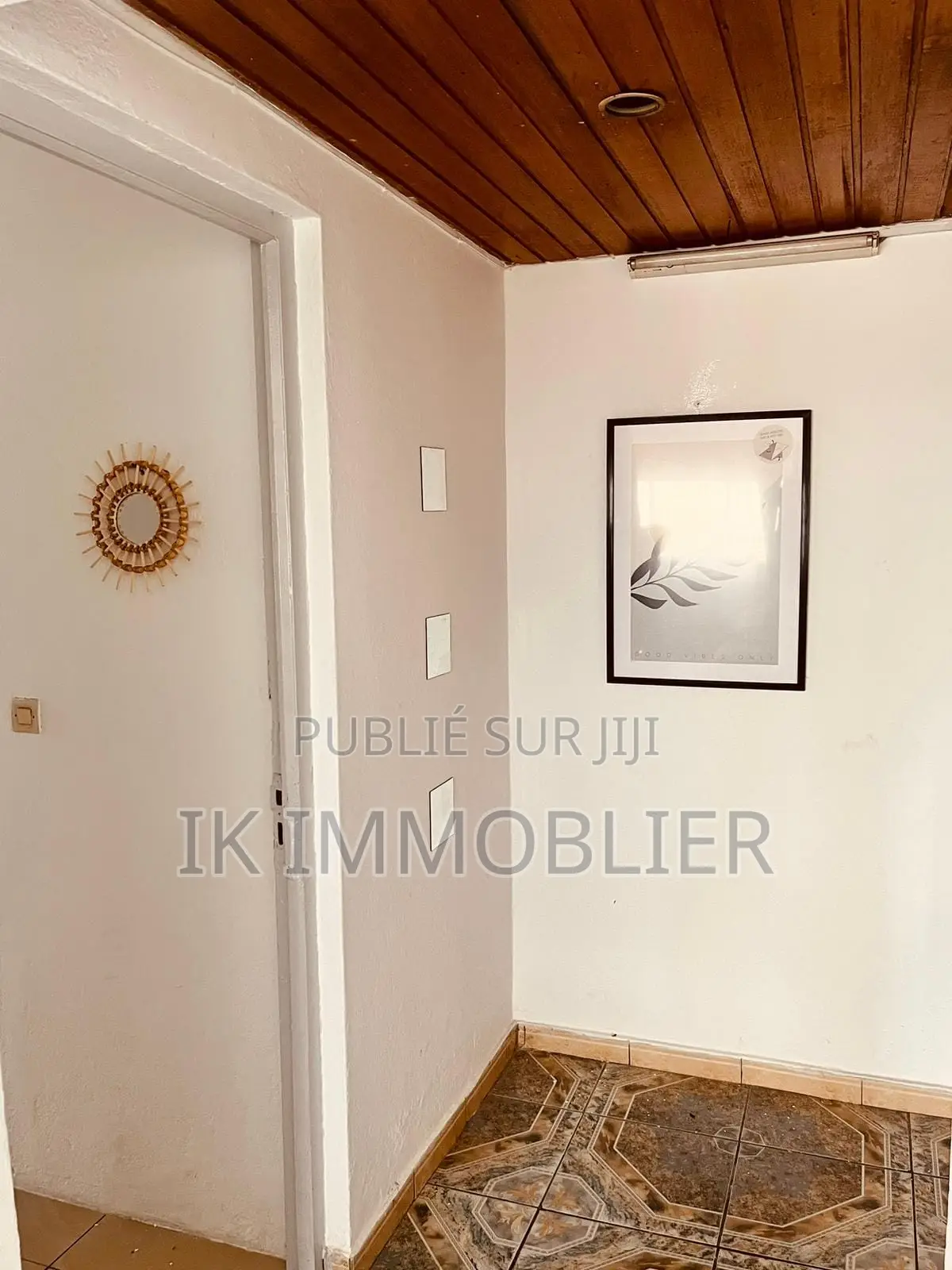 Furnished 2chbre Appartement dans Residence Saphir, Cocody à Louer