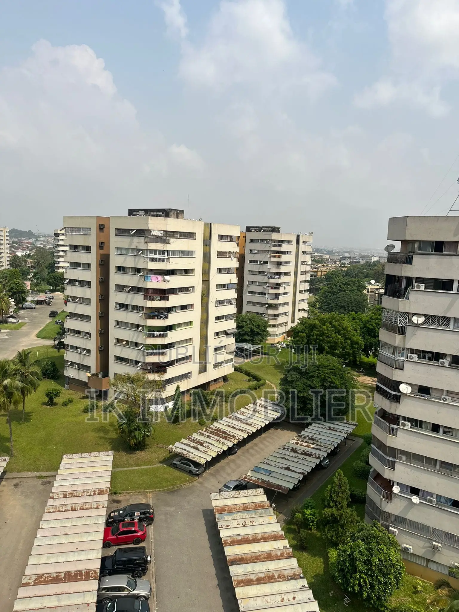Furnished 2chbre Appartement dans Residence Saphir, Cocody à Louer