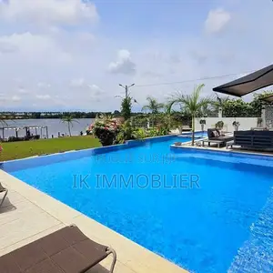 Furnished 8chbre Villa dans Vente D'Une Villa, Port-Bouët à Vendre
