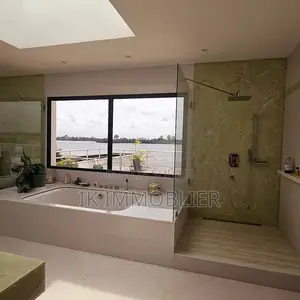 Furnished 8chbre Villa dans Vente D'Une Villa, Port-Bouët à Vendre