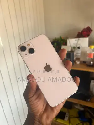 Photo - Apple iPhone 13 128 GB Rose