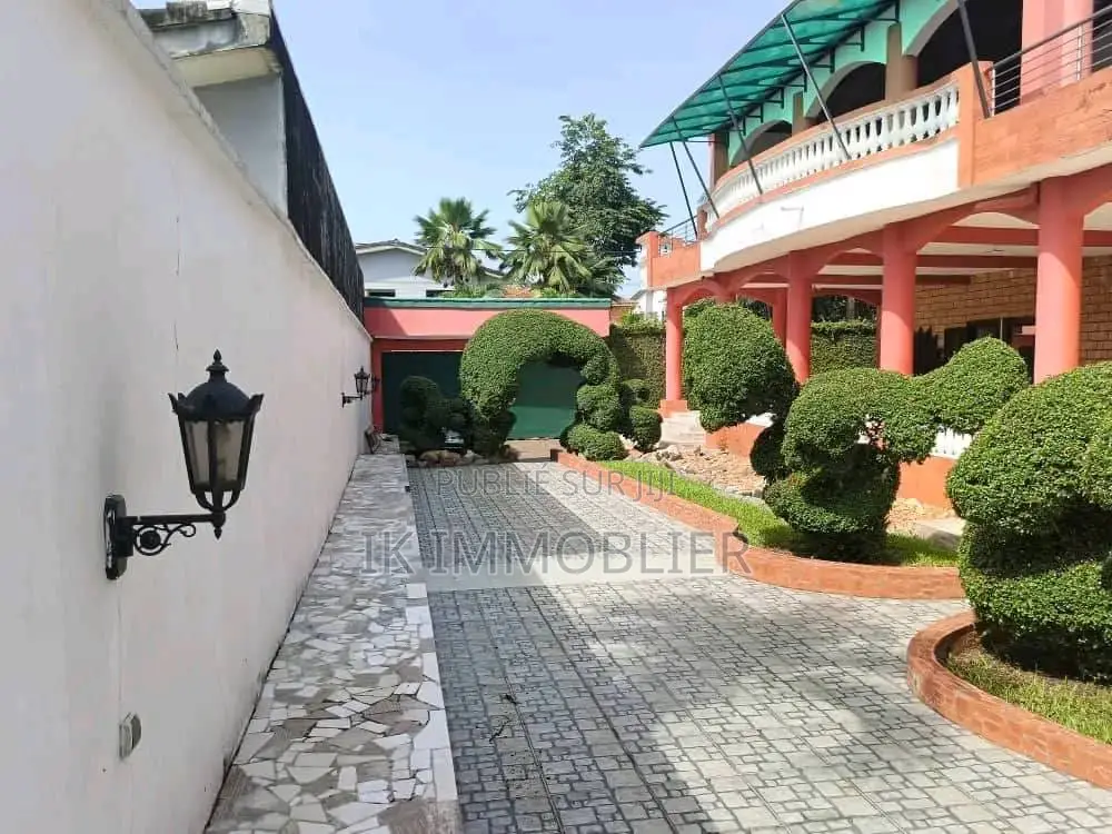 5chbre Villa dans Vente D'Une Villa De à Vendre