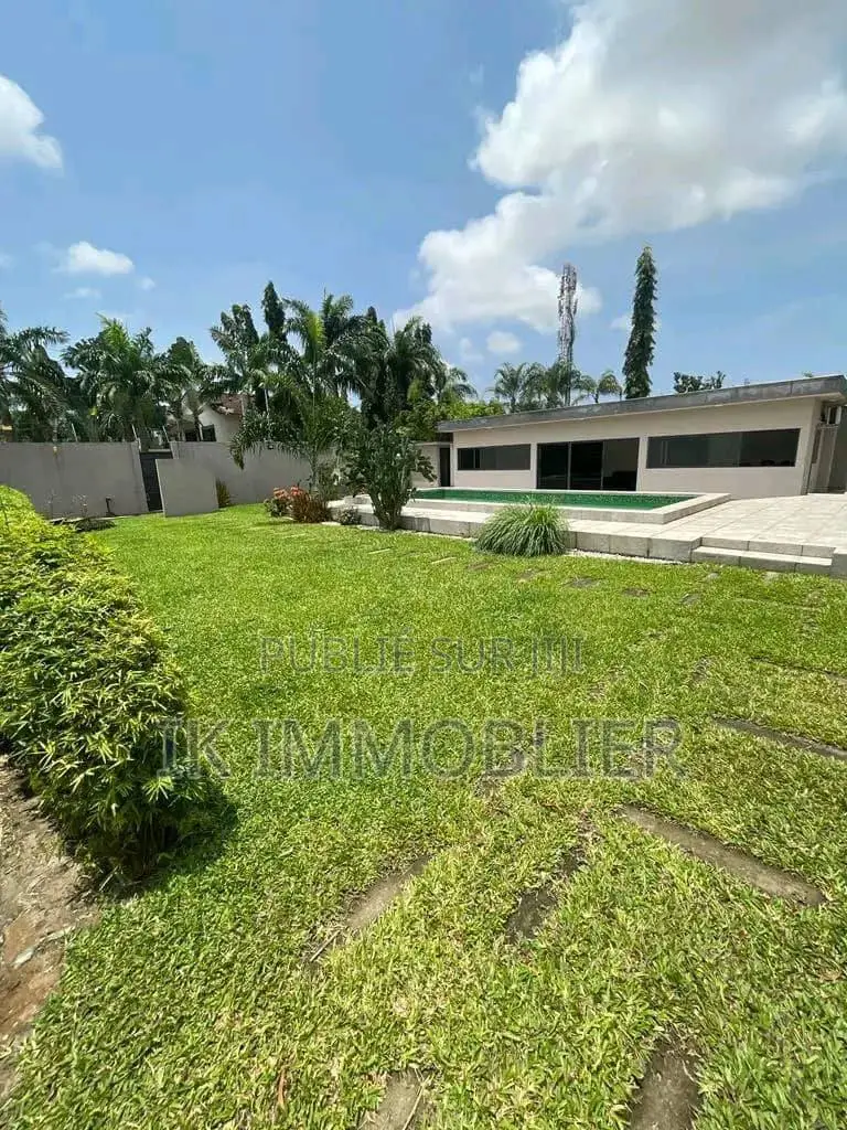 5chbre Villa dans Vente D'Une Villa De à Vendre