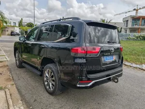Toyota Land Cruiser 3.5 V6 2022 Noir