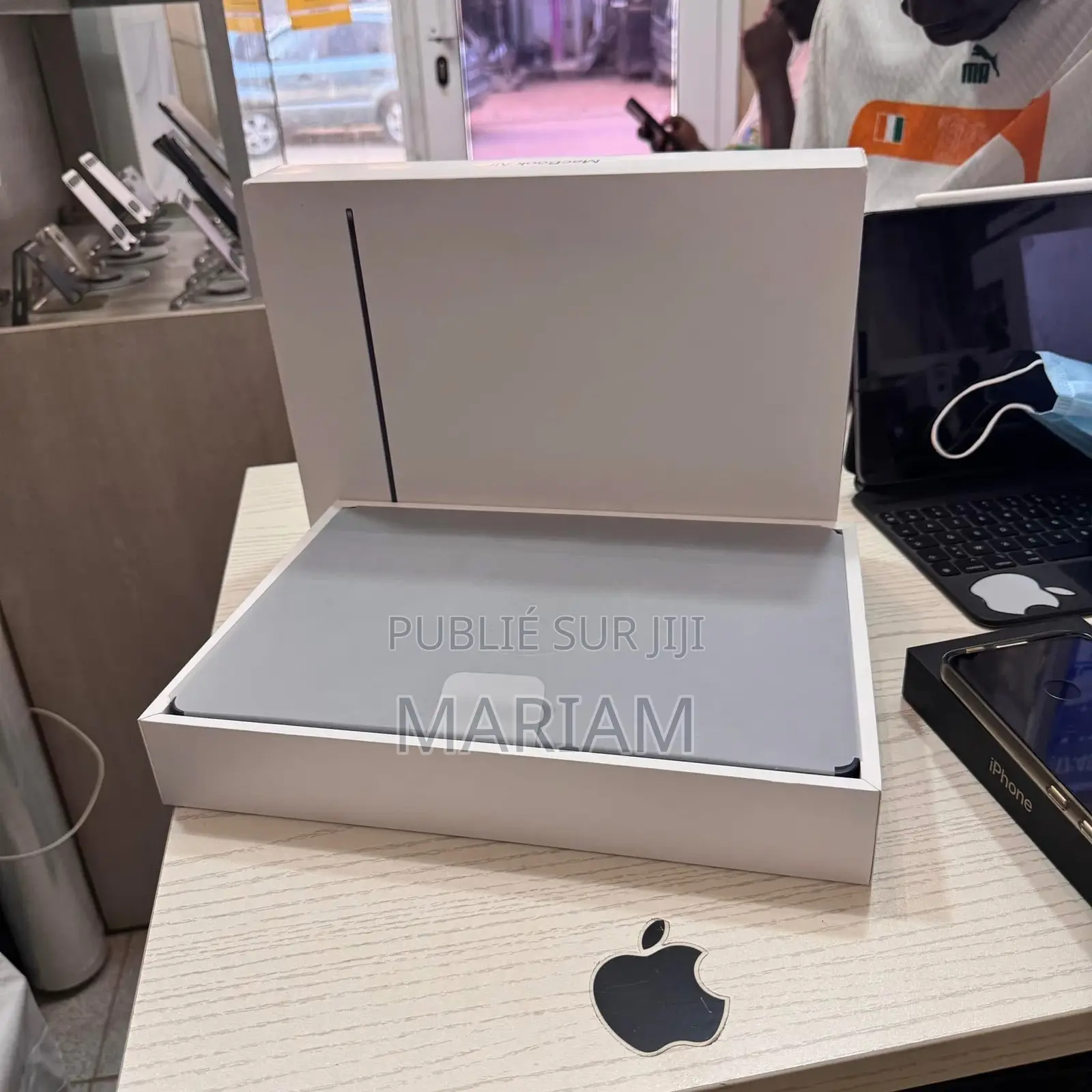 New Apple MacBook Air 2023 M2 8GB Apple M2 SSD 256GB