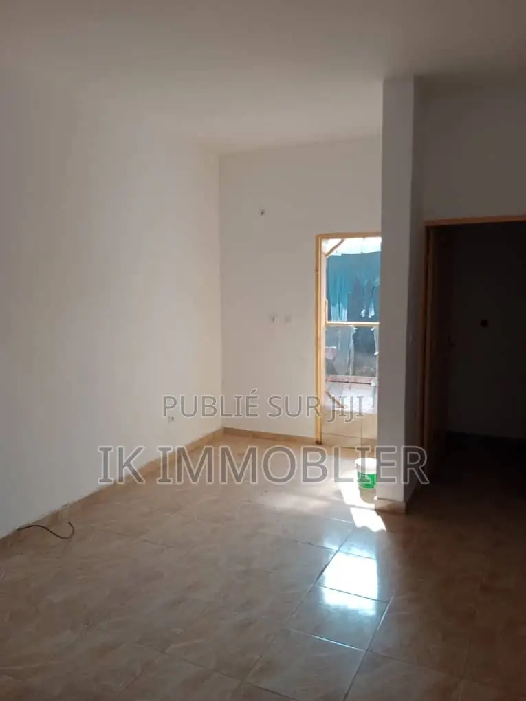 2chbre Maison dans Maison A Louer A à Louer