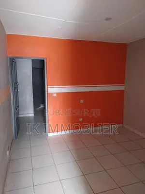 2chbre Maison dans Location D'Une, Grand-Bassam à Louer