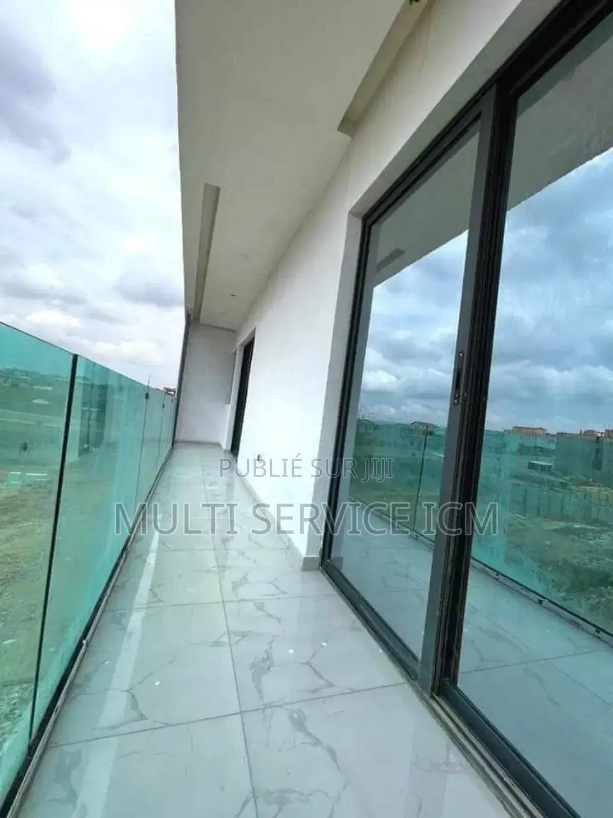 3chbre Appartement dans Ismael Coul, Cocody à Vendre