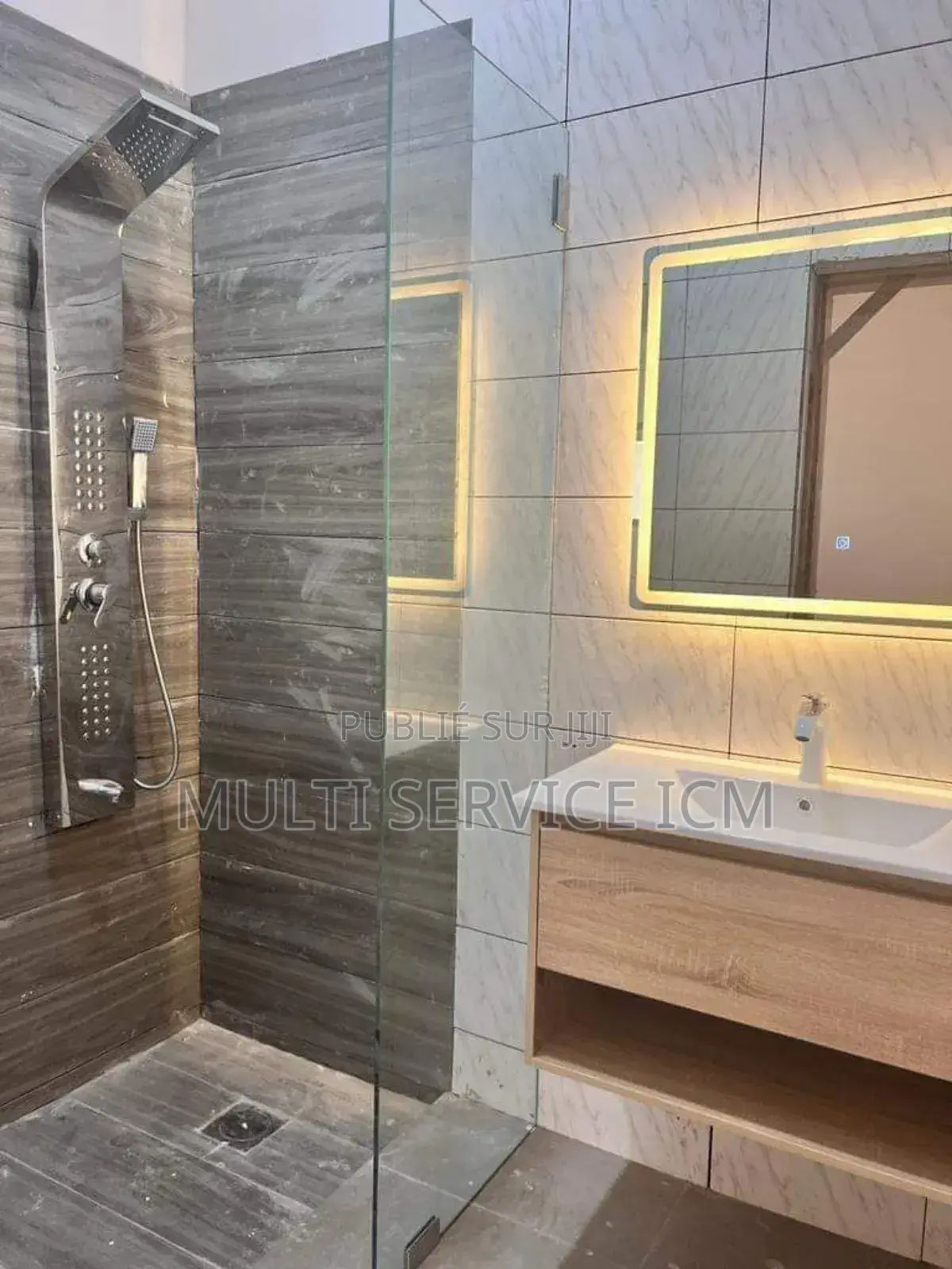 3chbre Appartement dans Ismael Coul, Cocody à Vendre