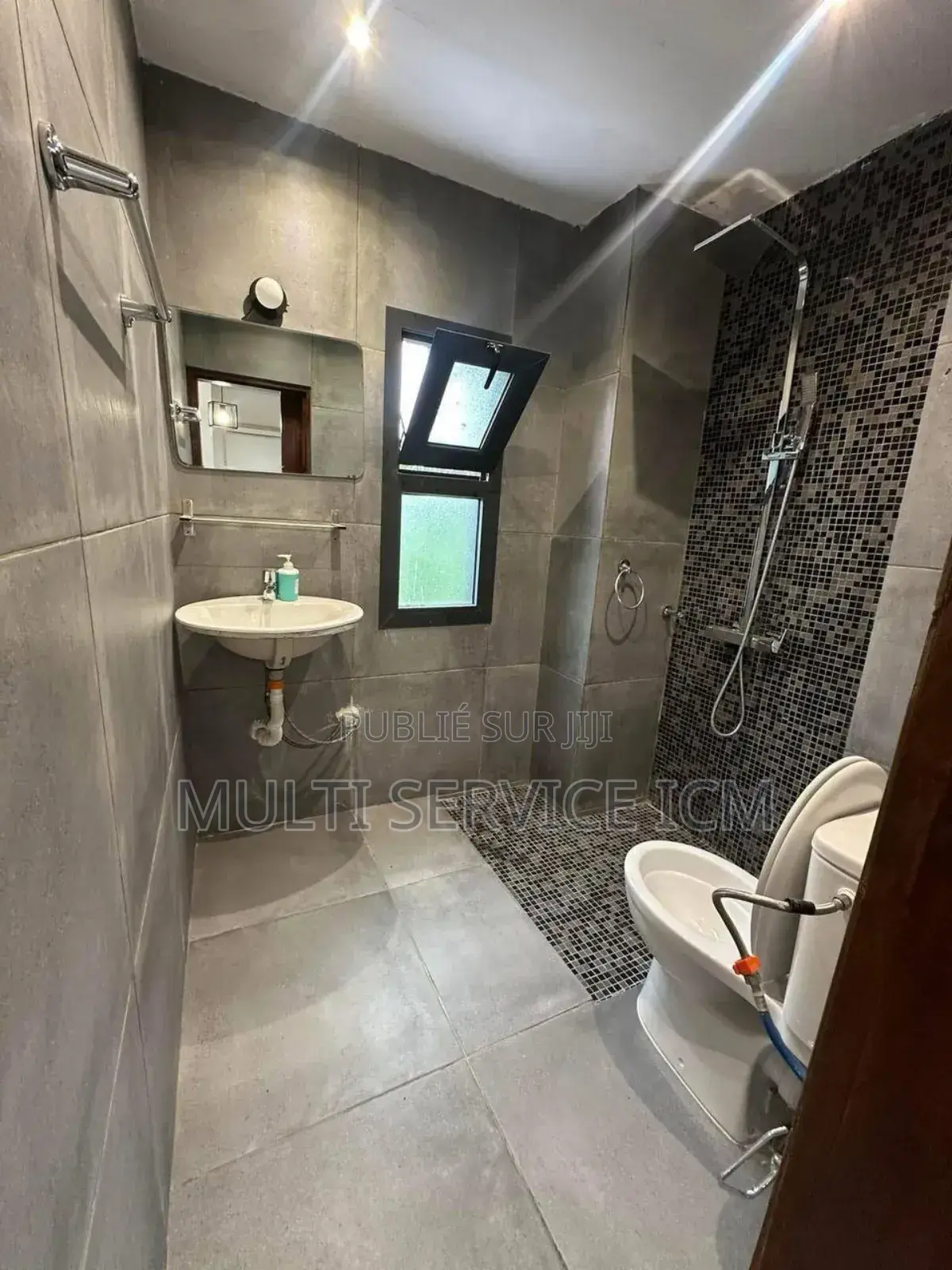 3chbre Appartement dans Ismael Coul, Cocody à Vendre