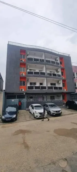 3chbre Appartement dans 12, Cocody à Vendre