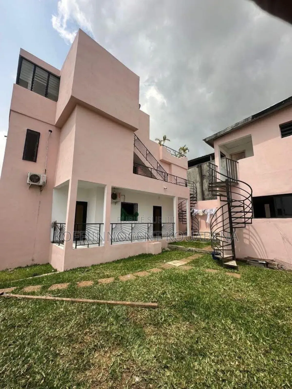 5chbre Duplex dans Cocody à Vendre