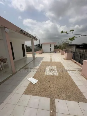 5chbre Duplex dans Cocody à Vendre