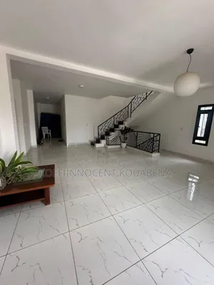 5chbre Duplex dans Cocody à Vendre