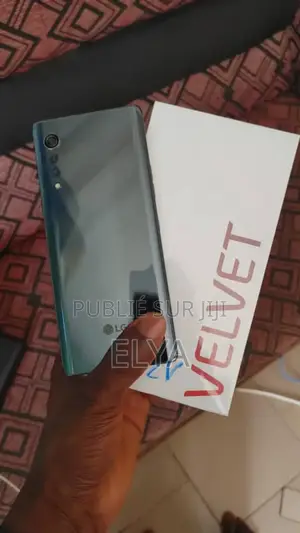 Photo - New LG Velvet 5G 128 GB Noir