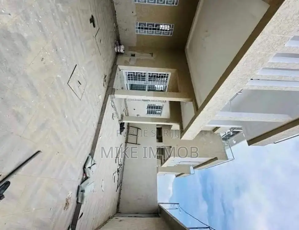 4chbre Duplex dans Mike Immobilier, Cocody à Vendre