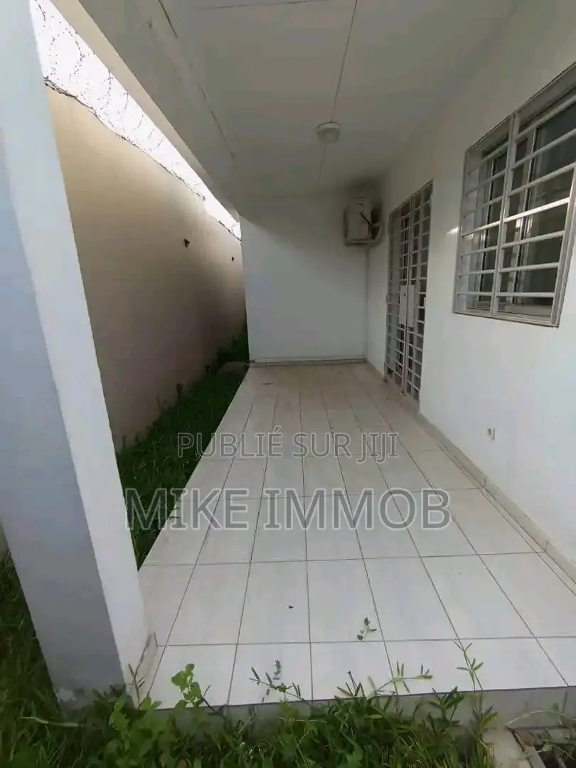 4chbre Duplex dans Mike Immobilier, Cocody à Vendre