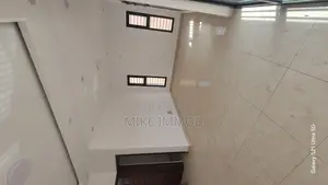 4chbre Villa dans Mike Immobilier, Bingerville à Louer
