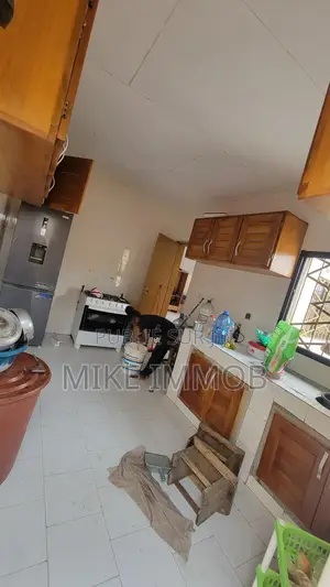3chbre Villa dans Mike Immobilier, Bingerville à Vendre