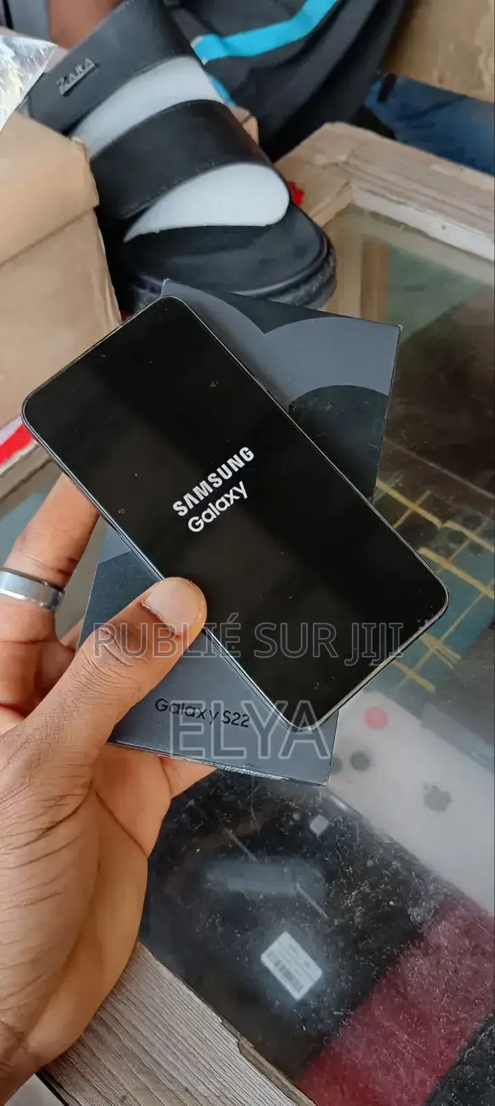 Neuf Samsung Galaxy S22 5G 256 GB Noir