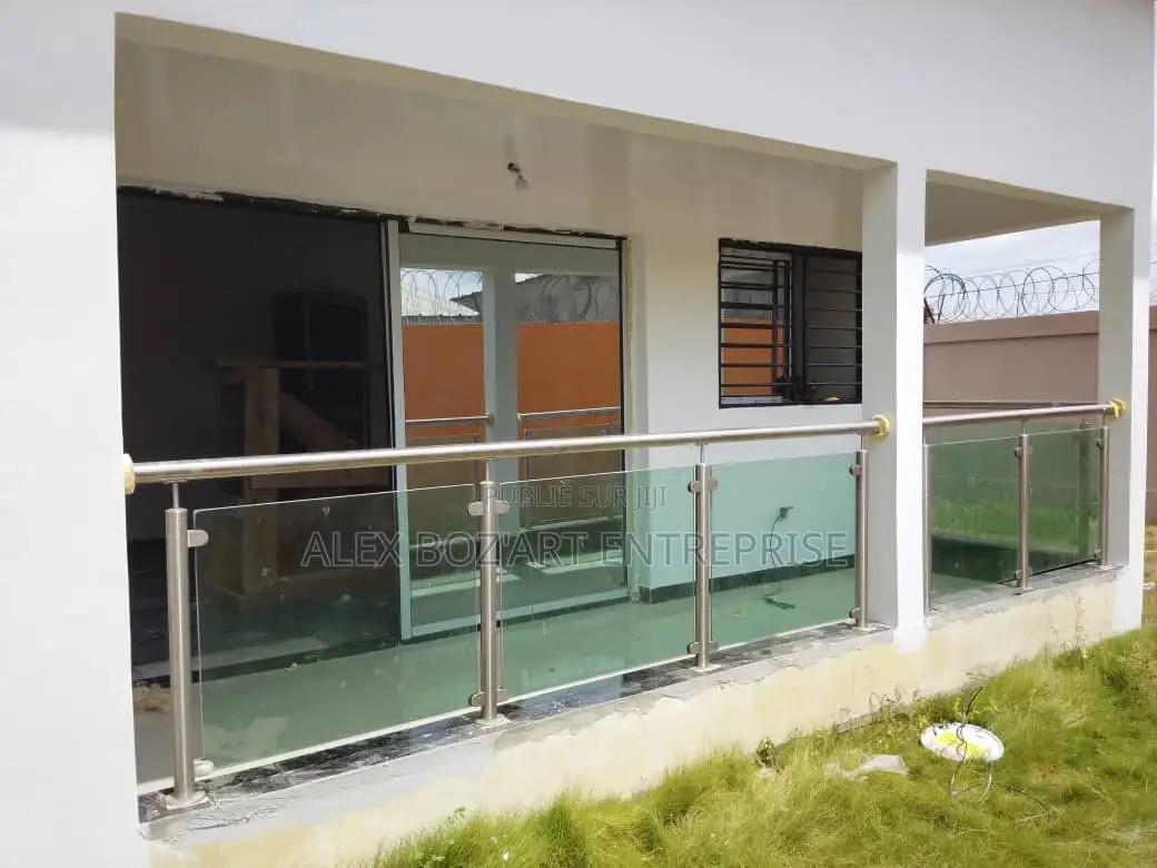 6chbre Maison de ville / Terrasse dans 7 Pièces, Adiaké à Louer