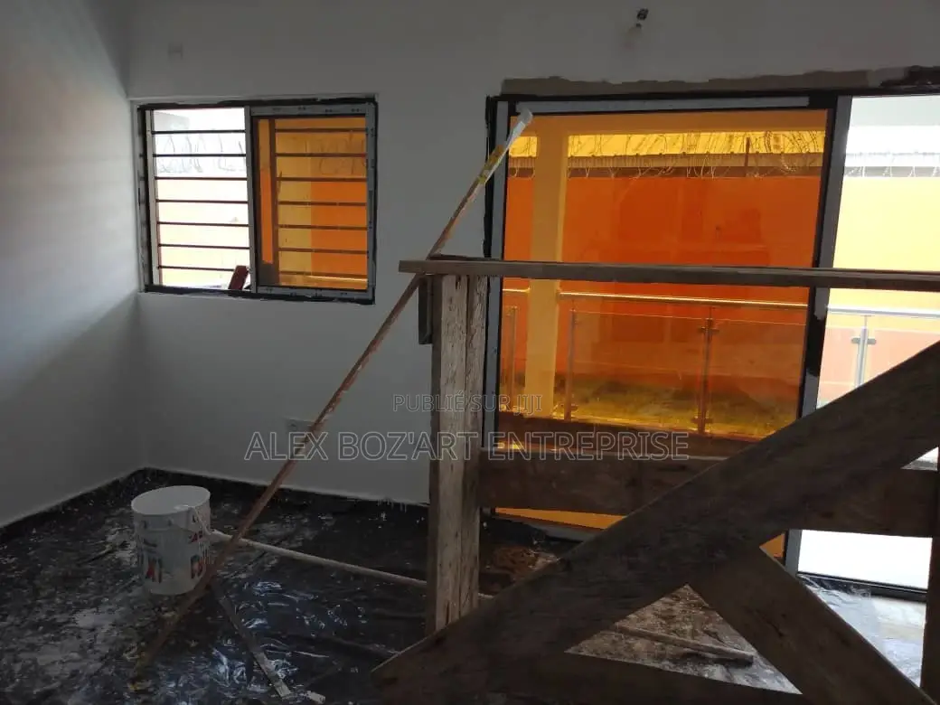 6chbre Maison de ville / Terrasse dans 7 Pièces, Adiaké à Louer