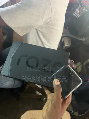 New Motorola Razr 2022 256 GB Noir