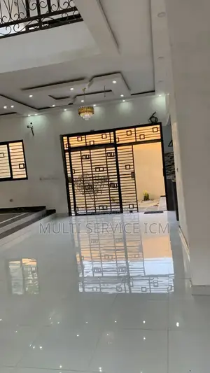 Furnished 8chbre Duplex dans Ismaël Coulibaly, Cocody à Vendre