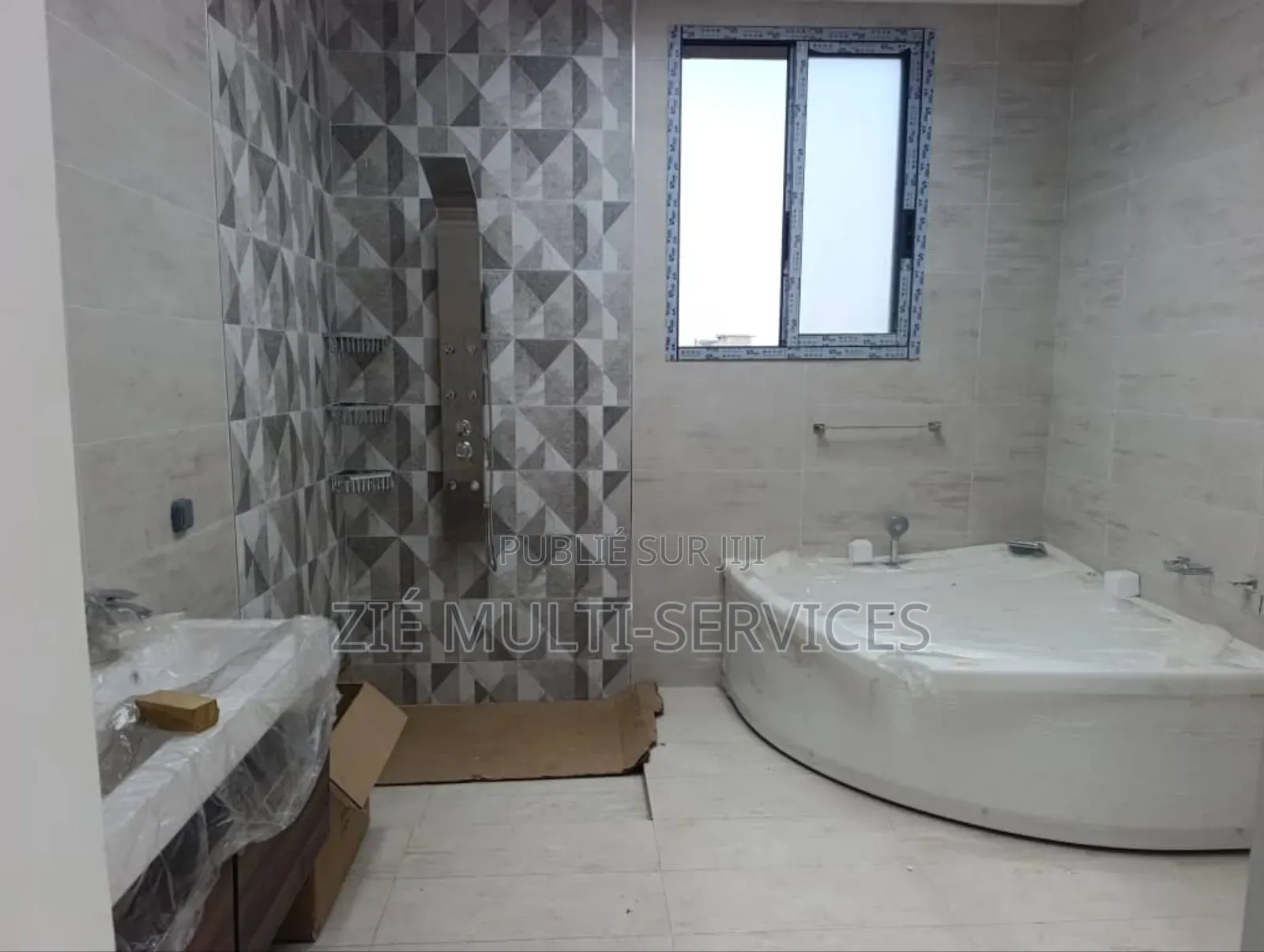 9chbre Duplex dans Zié Multi-Service, Cocody à Vendre