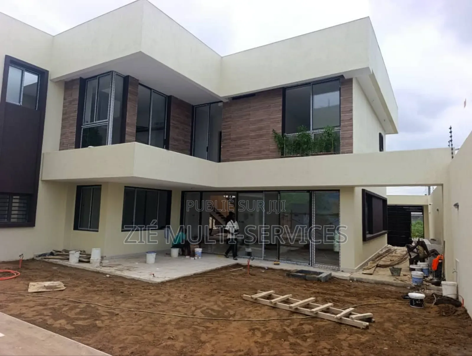 9chbre Duplex dans Zié Multi-Service, Cocody à Vendre