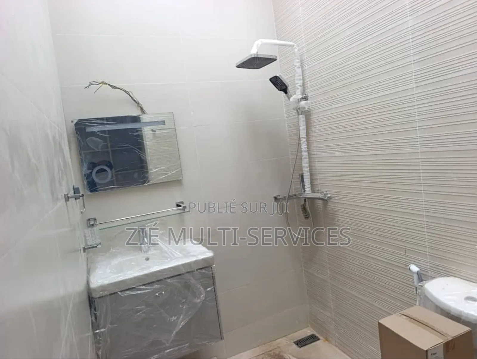 9chbre Duplex dans Zié Multi-Service, Cocody à Vendre