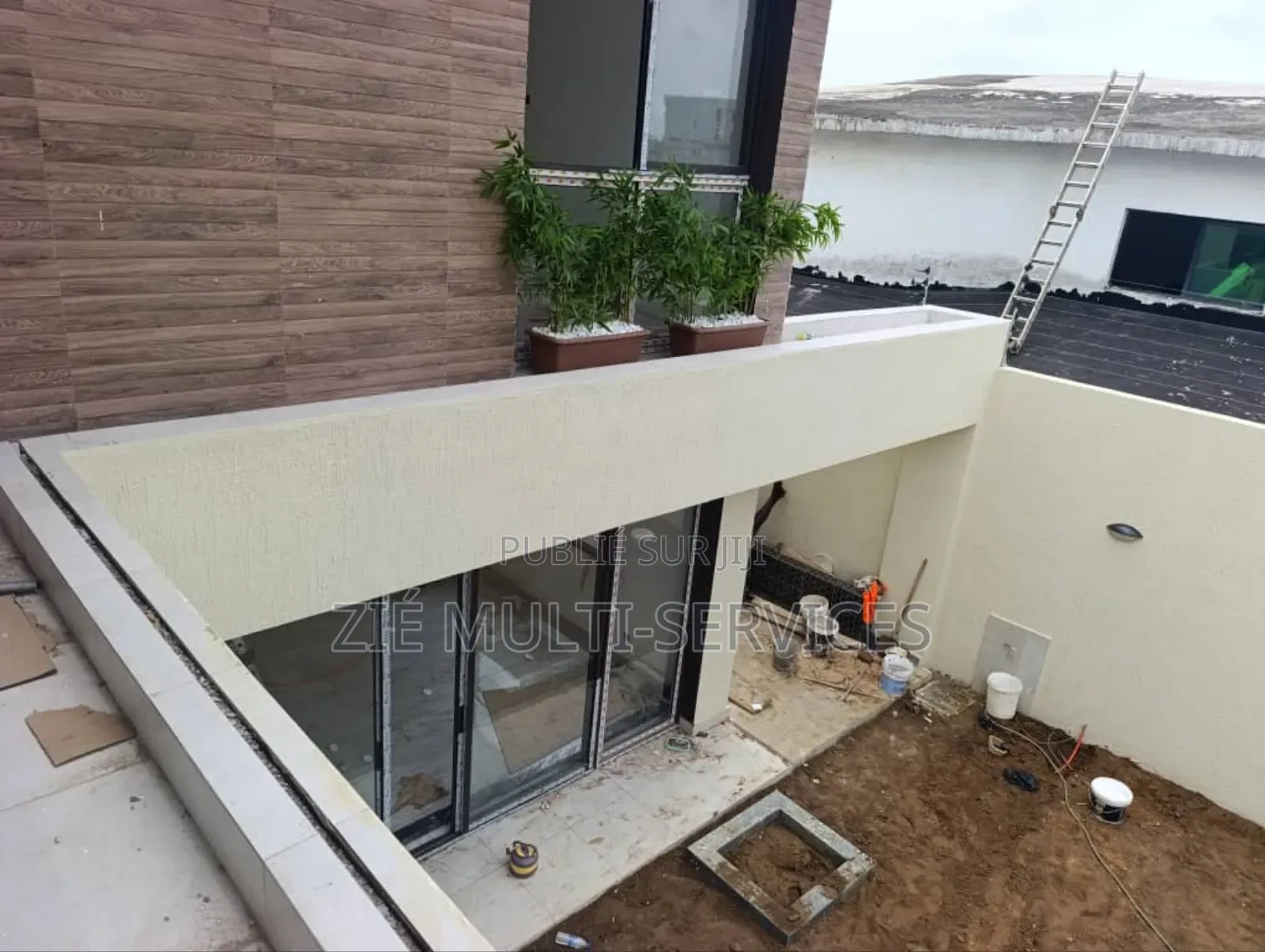 9chbre Duplex dans Zié Multi-Service, Cocody à Vendre