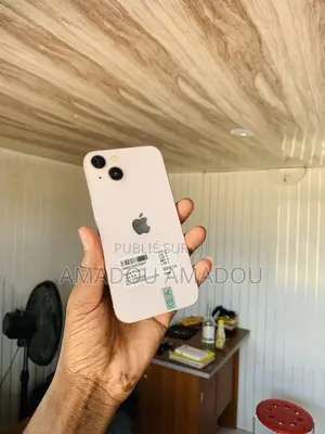 Photo - Apple iPhone 13 128 GB Rose