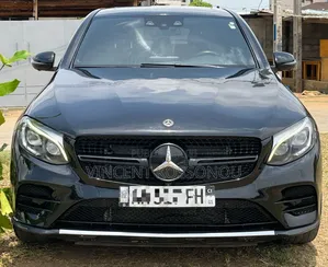 Photo - Mercedes-Benz GLC-Class 2017 Noir