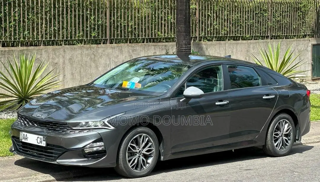Kia K5 2021 Gris
