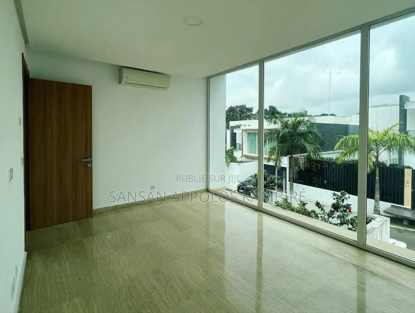 4chbre Maison dans Une Magnifique Villa, Cocody à Louer