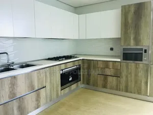 4chbre Maison dans Une Magnifique Villa, Cocody à Louer