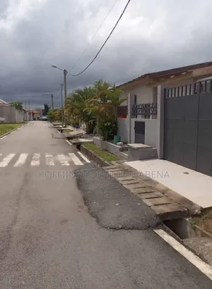 5chbre Villa dans Cocody à Vendre
