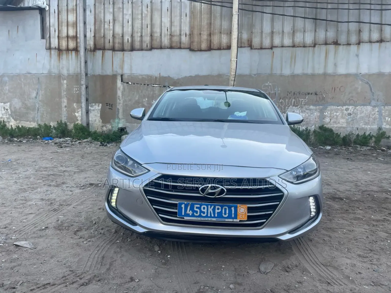 Hyundai Elantra Limited Sedan FWD (2.0L 4cyl 6A) 2017 Gris